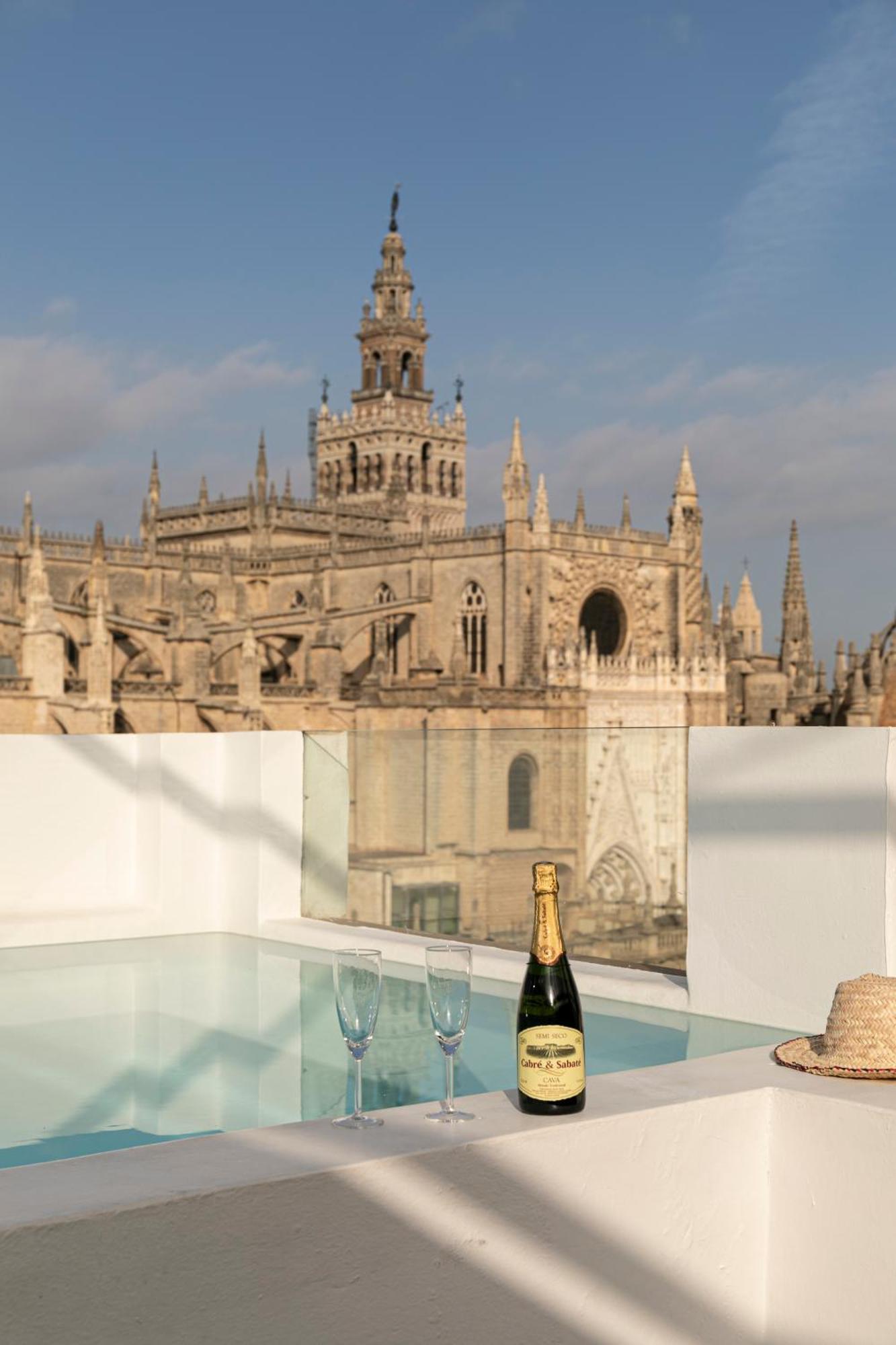 Isg Apartments Modern Atticpool At The Cathedralfree Parking Seville Exterior photo