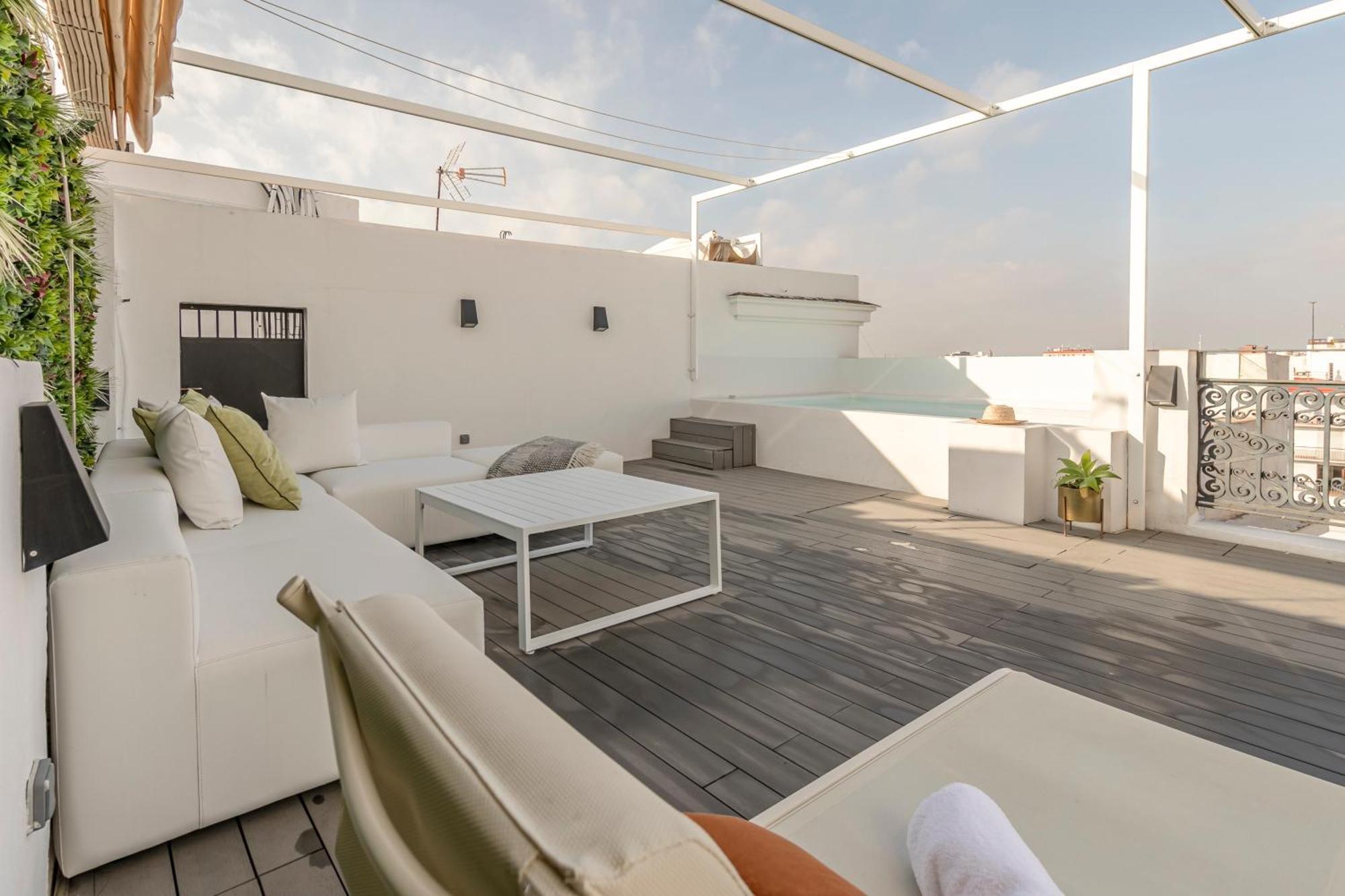 Isg Apartments Modern Atticpool At The Cathedralfree Parking Seville Exterior photo