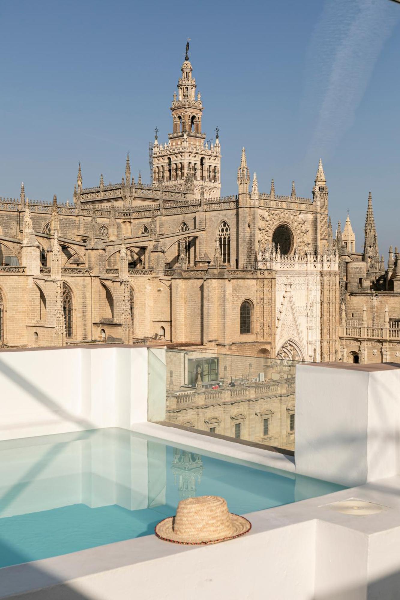 Isg Apartments Modern Atticpool At The Cathedralfree Parking Seville Exterior photo
