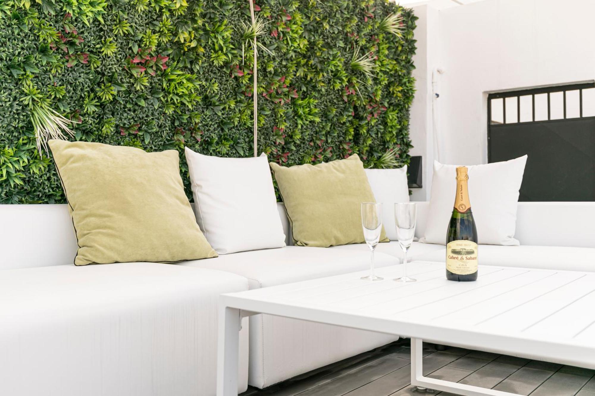 Isg Apartments Modern Atticpool At The Cathedralfree Parking Seville Exterior photo