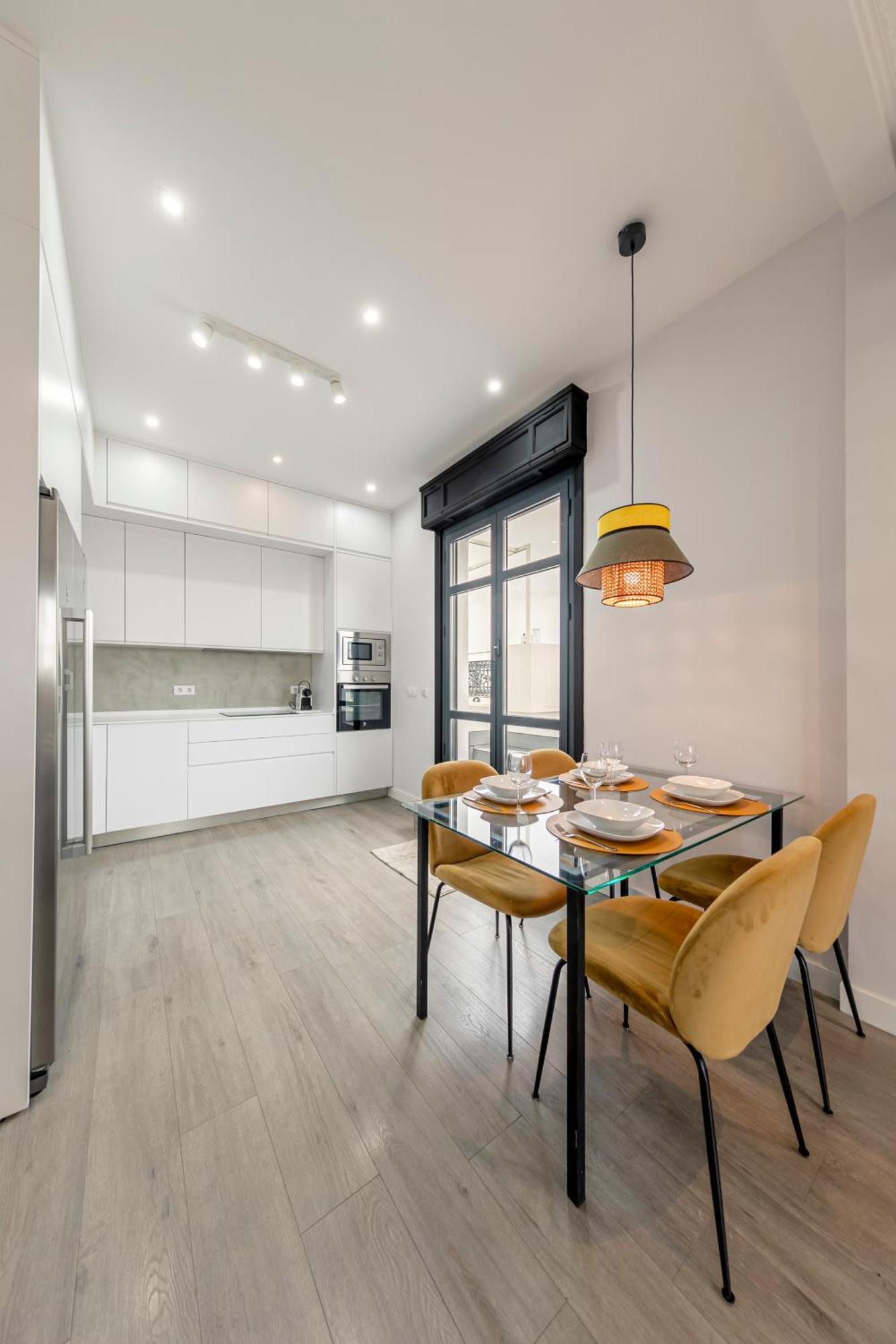 Isg Apartments Modern Atticpool At The Cathedralfree Parking Seville Exterior photo
