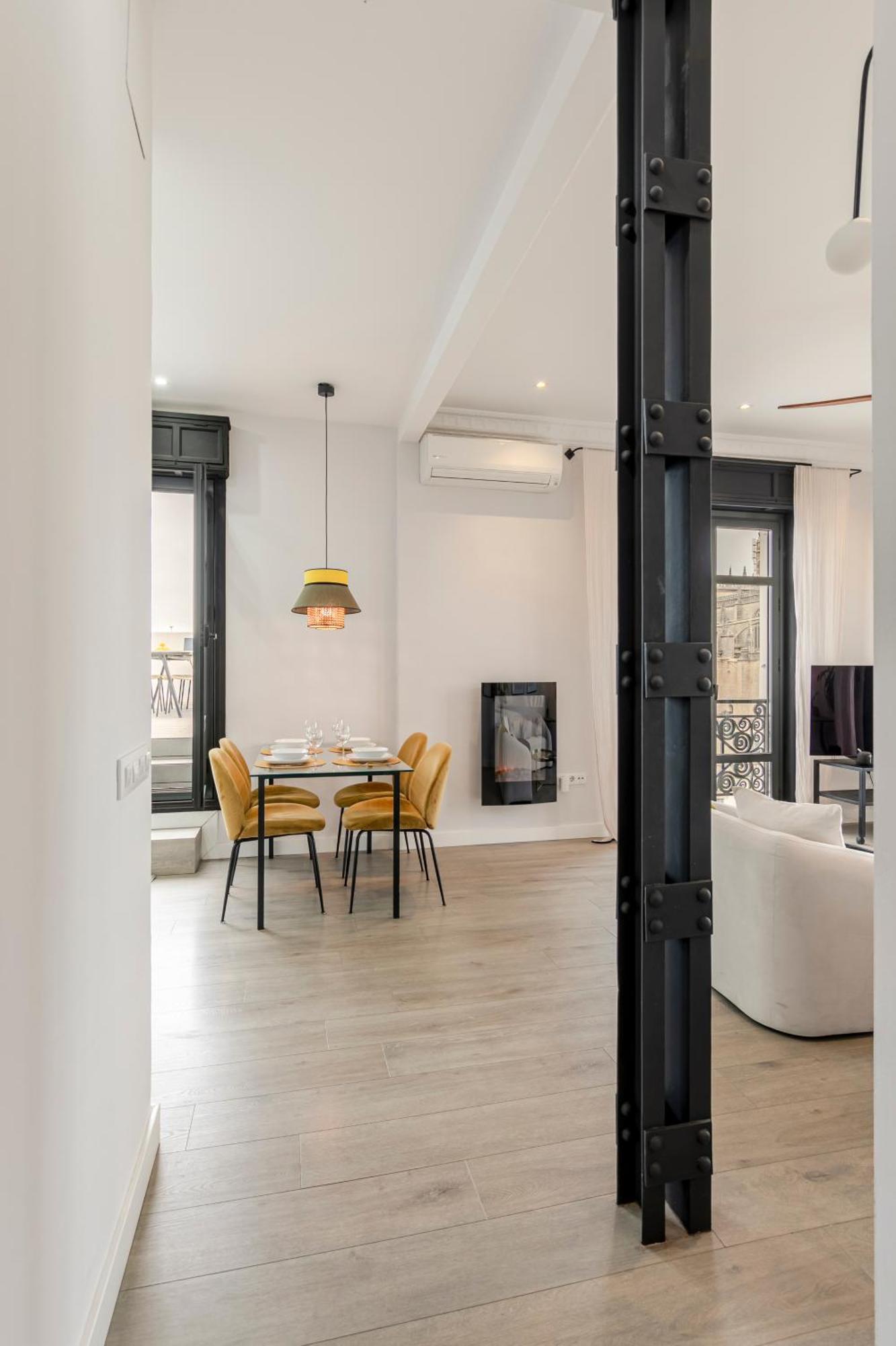 Isg Apartments Modern Atticpool At The Cathedralfree Parking Seville Exterior photo